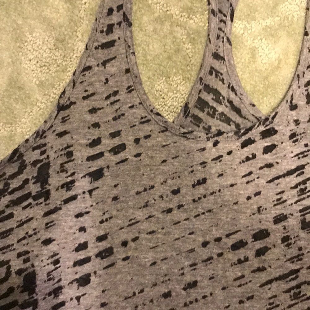 Under Armour Tank Top - Picture 3 of 4